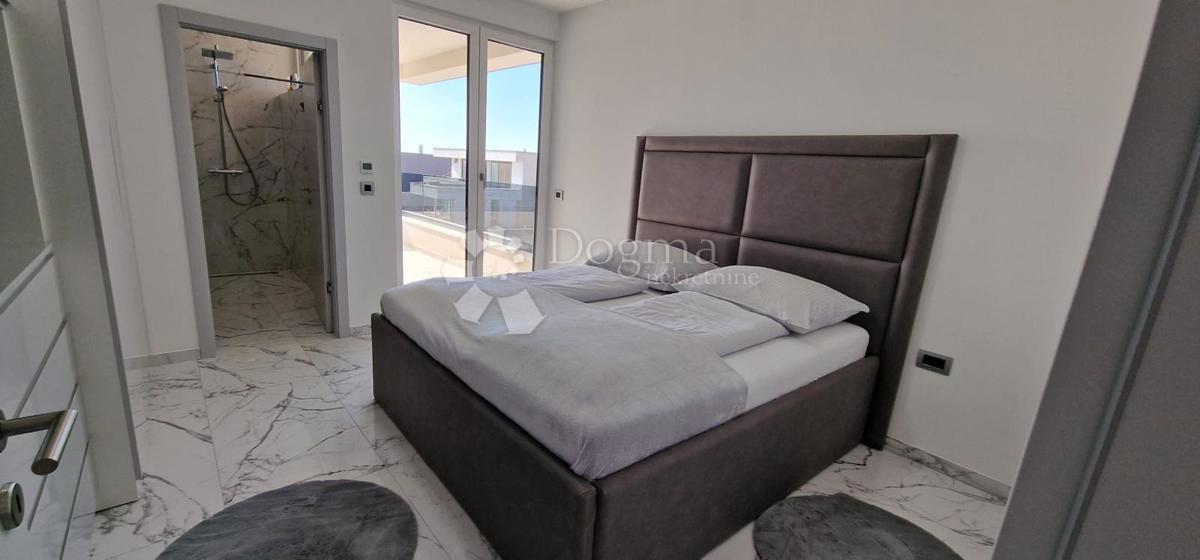 Casa Zemunik Gornji, Zemunik Donji, 214m2