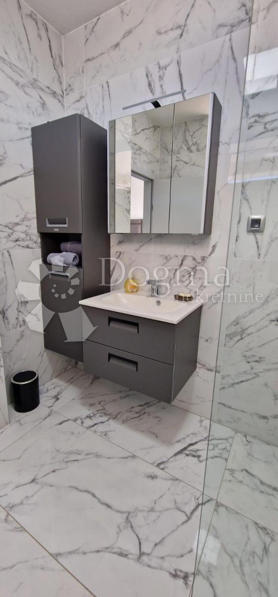 Casa Zemunik Gornji, Zemunik Donji, 214m2