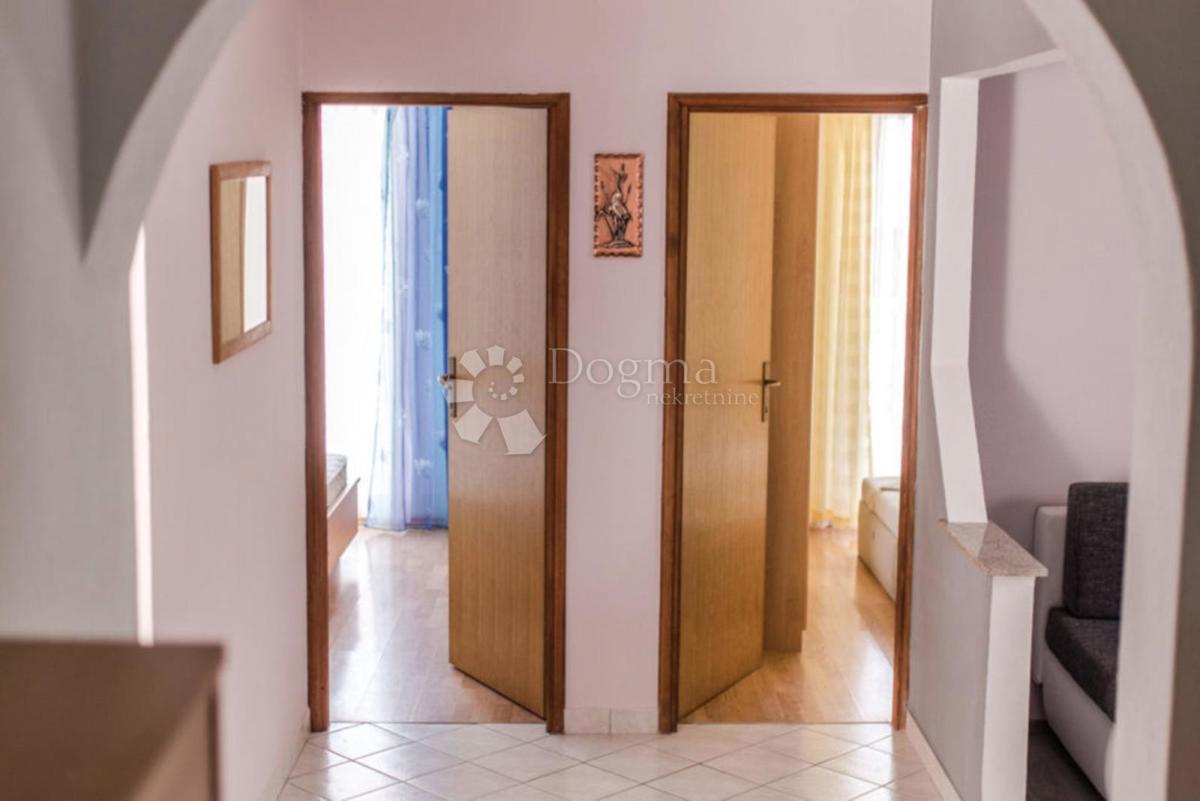 Casa Rukavac, Vis, 199m2