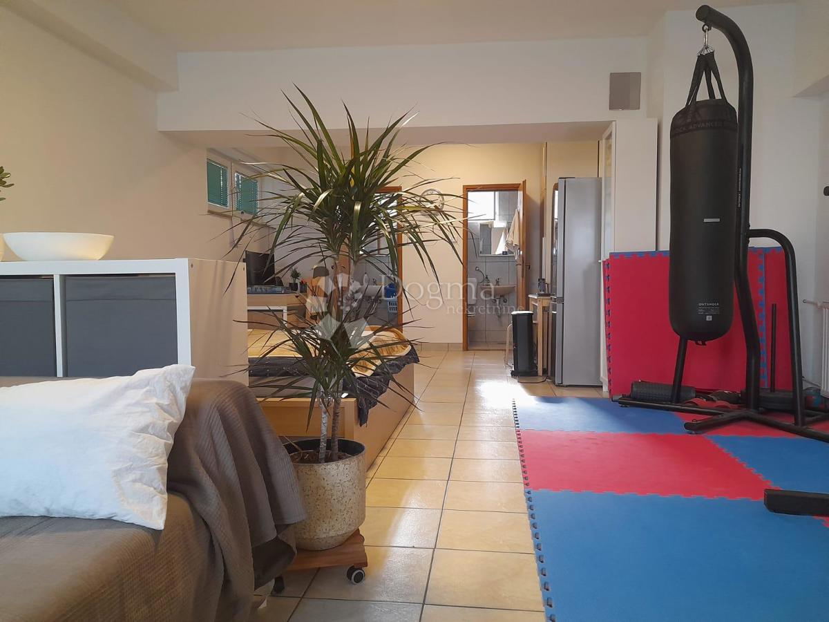 Casa Popovec, Sesvete, 624m2