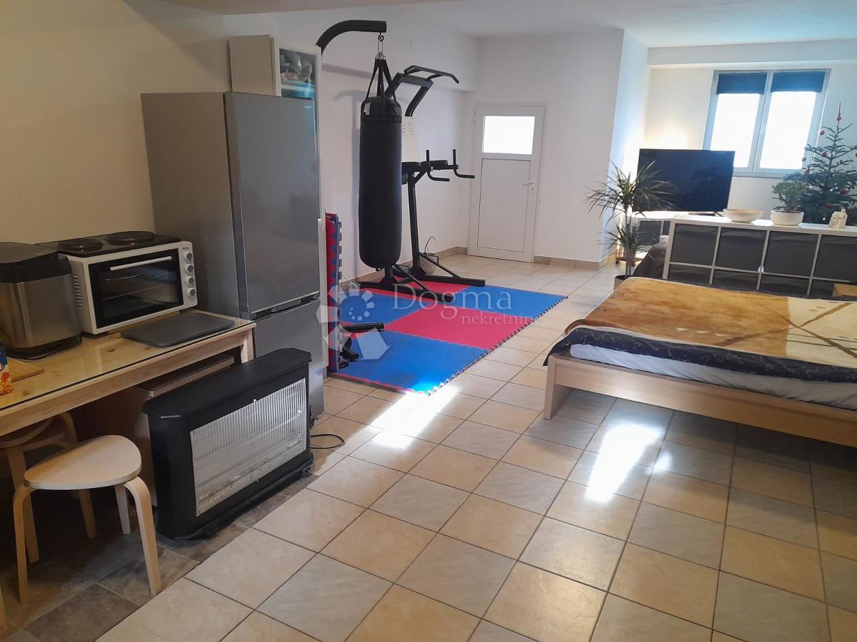 Casa Popovec, Sesvete, 624m2