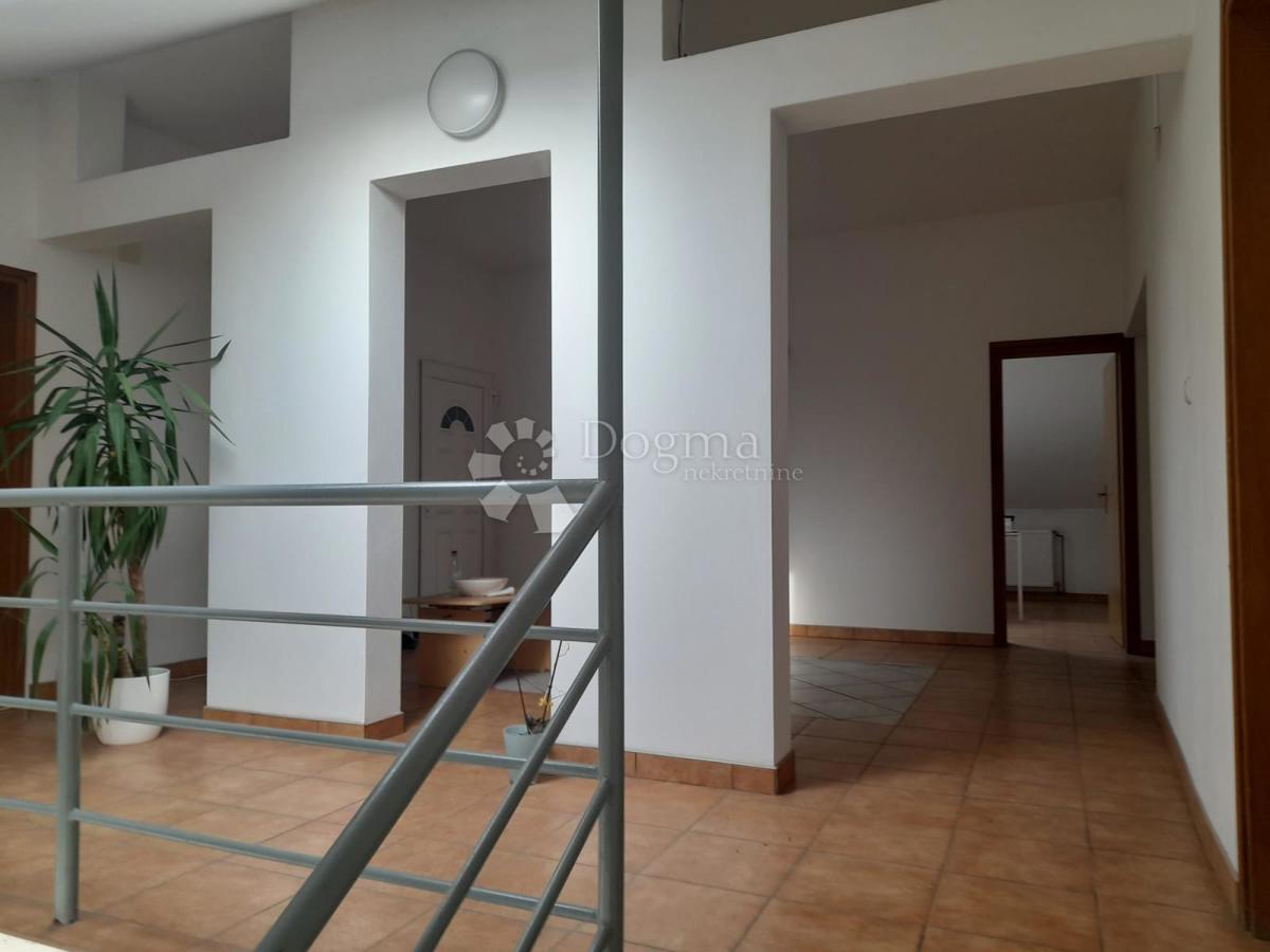 Casa Popovec, Sesvete, 624m2