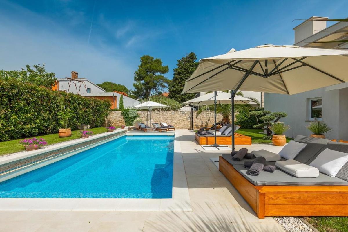 VILLA CON PROPRIO CENTRO BENESSERE A ROVIGNO, NESLJE ROVINJ