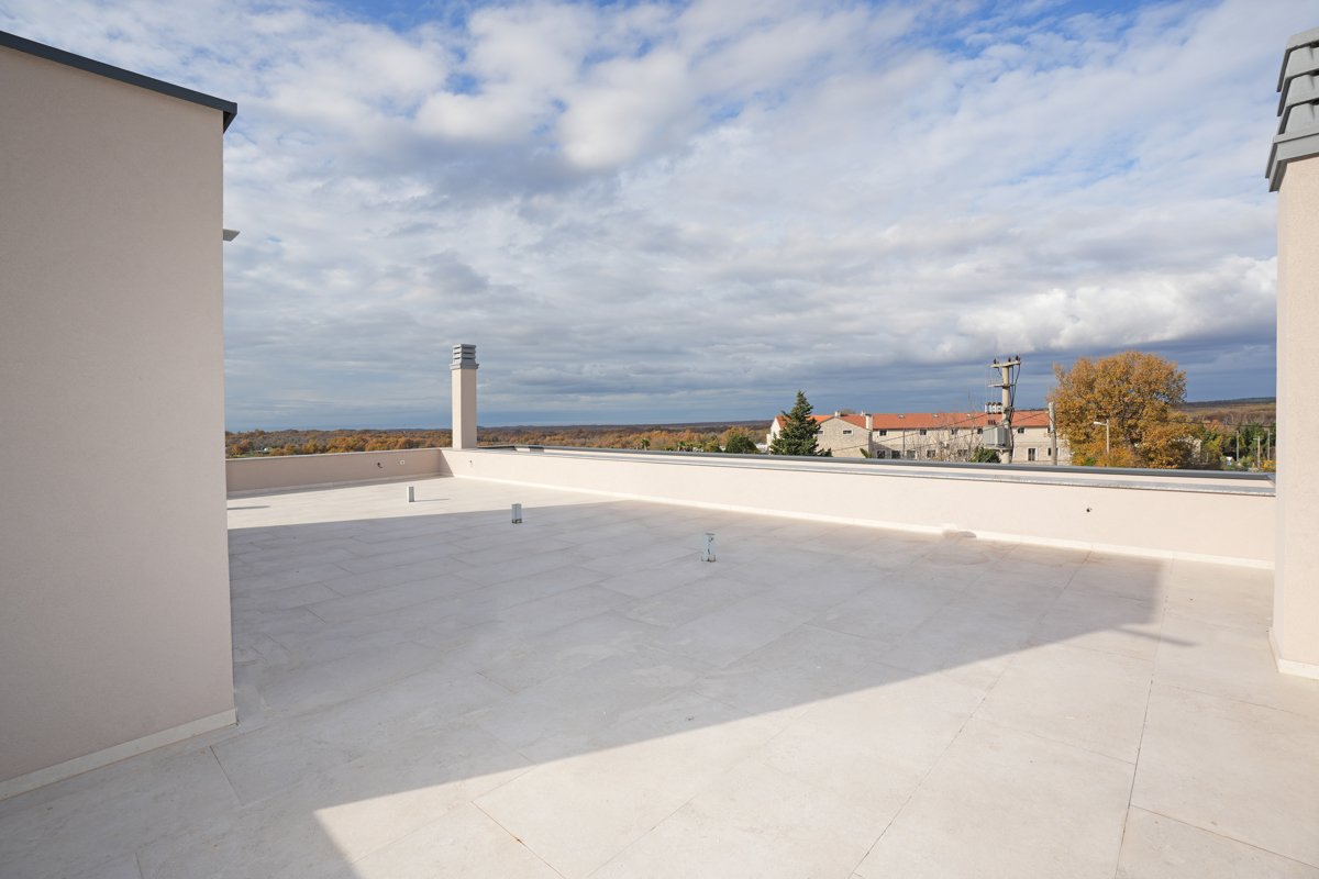 VILLA MODERNA CON PISCINA NELLA LOCALITÀ VICINO A POREČA