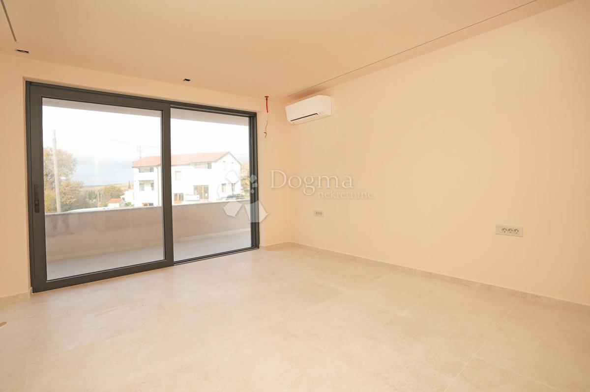 VILLA MODERNA CON PISCINA NELLA LOCALITÀ VICINO A POREČA