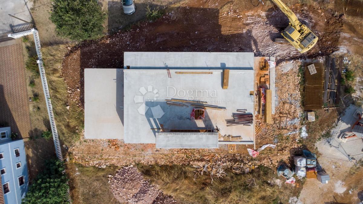 VILLA MODERNA CON PISCINA NELLA LOCALITÀ VICINO A POREČA