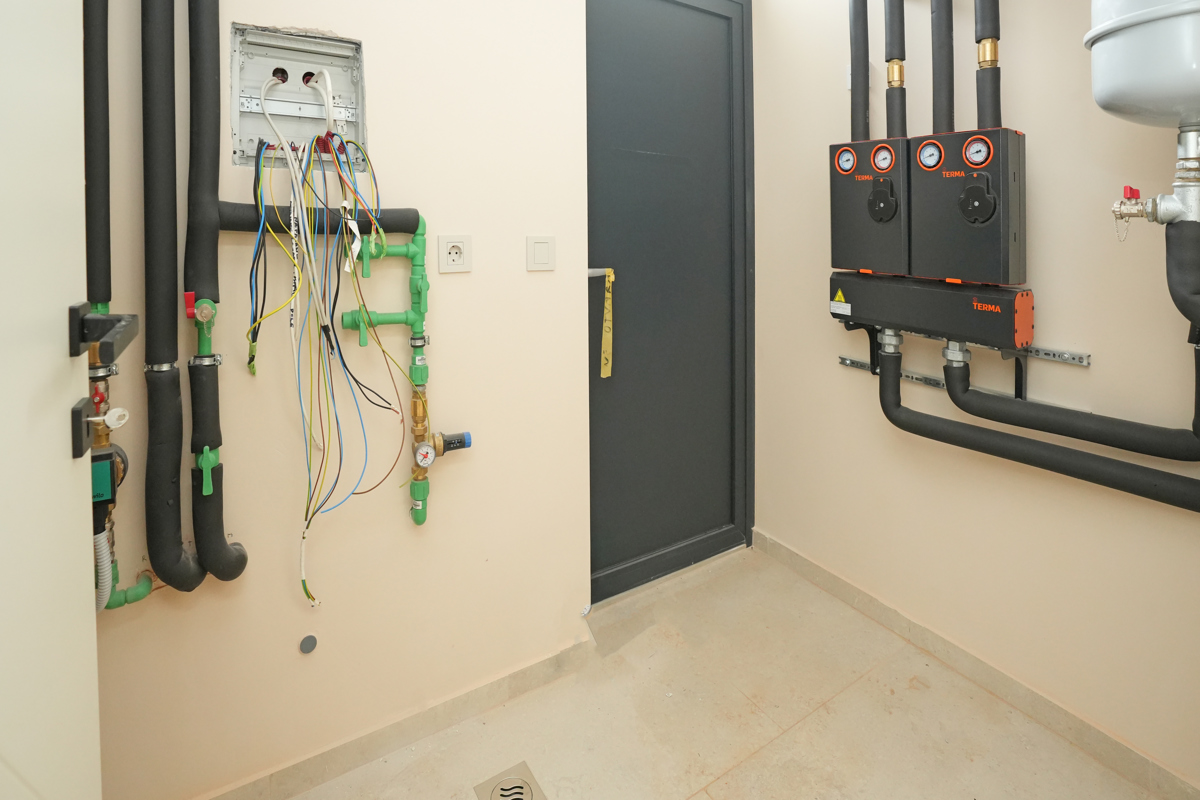 VILLA MODERNA CON PISCINA NELLA LOCALITÀ VICINO A POREČA