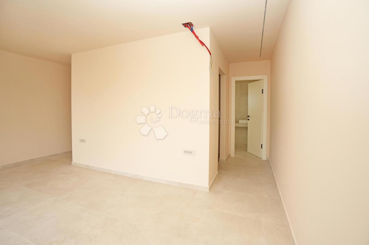 VILLA MODERNA CON PISCINA NELLA LOCALITÀ VICINO A POREČA