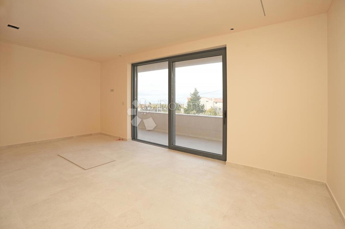 VILLA MODERNA CON PISCINA NELLA LOCALITÀ VICINO A POREČA