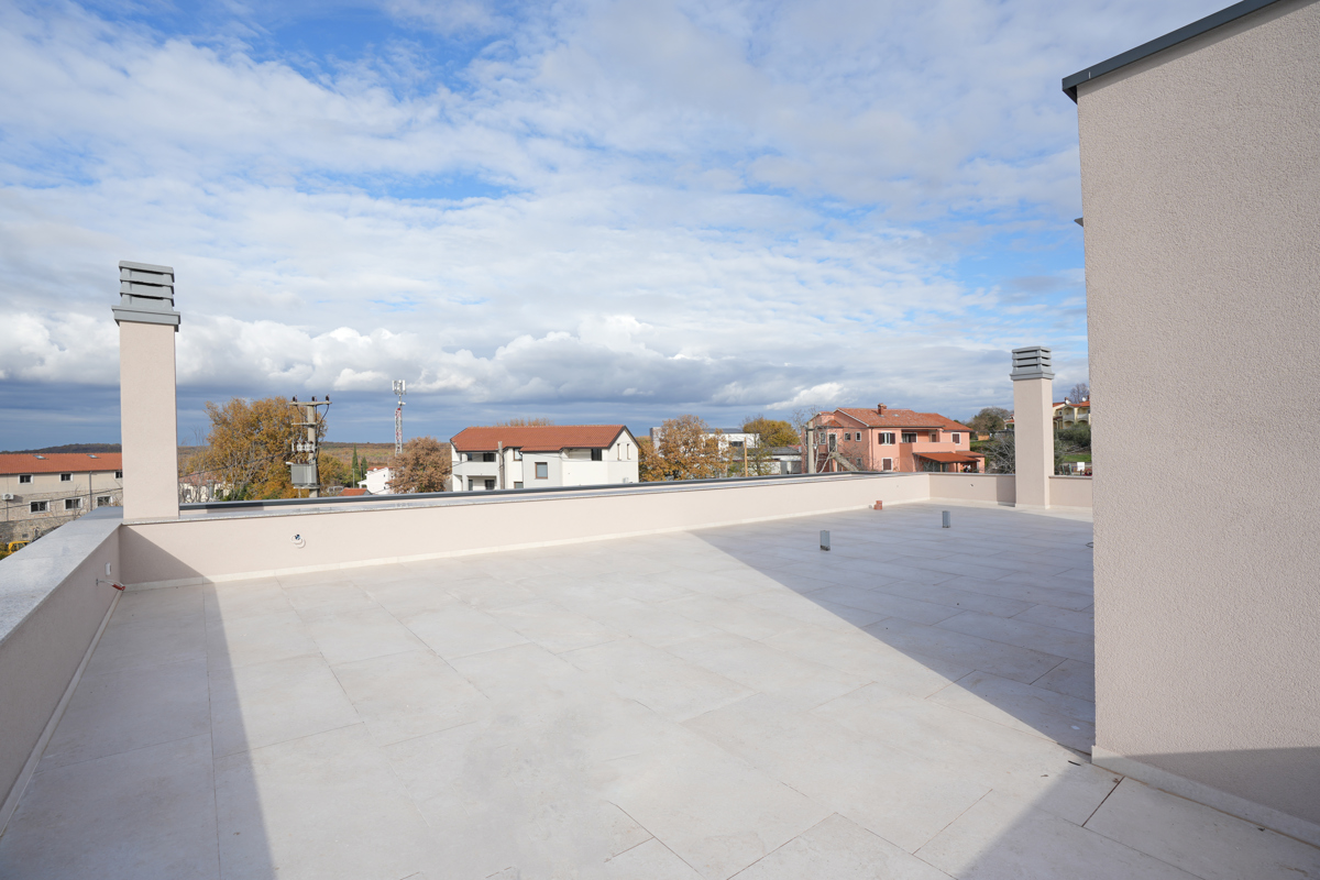 VILLA MODERNA CON PISCINA NELLA LOCALITÀ VICINO A POREČA