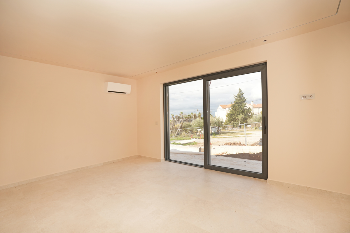 VILLA MODERNA CON PISCINA NELLA LOCALITÀ VICINO A POREČA