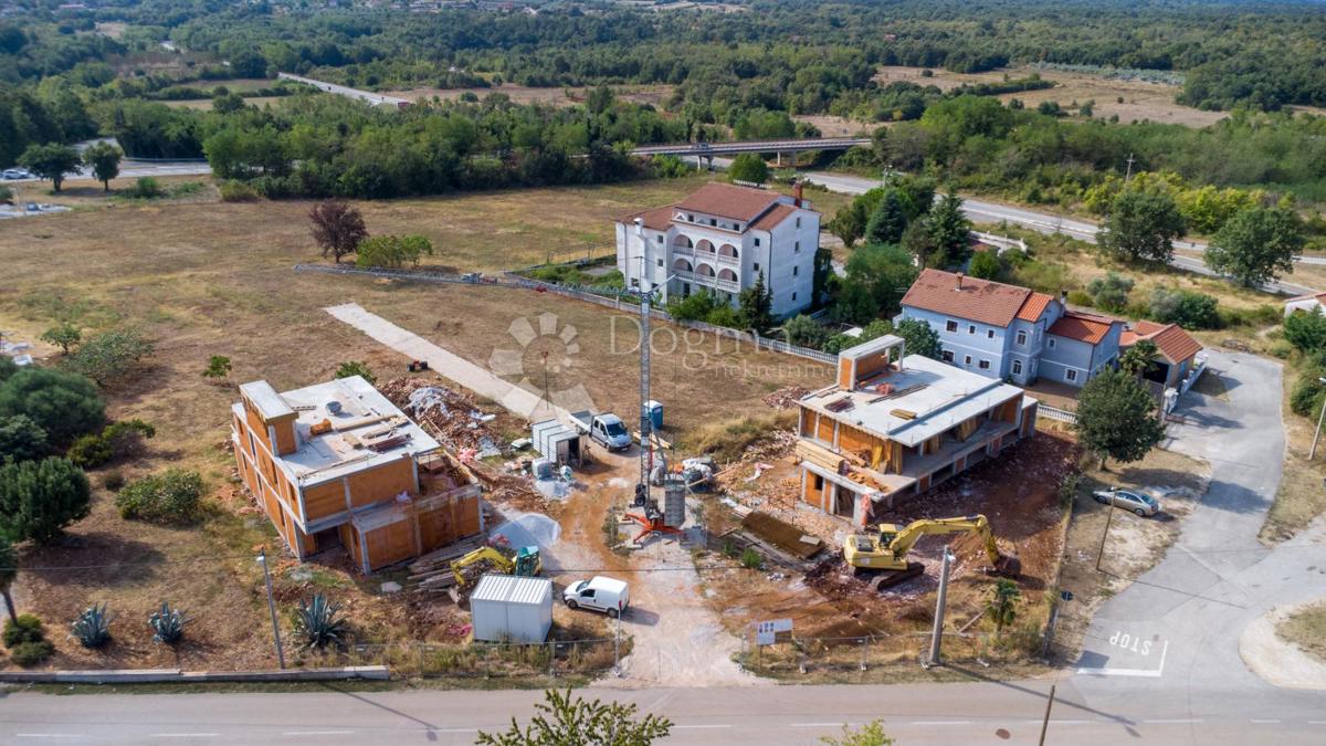 VILLA MODERNA CON PISCINA NELLA LOCALITÀ VICINO A POREČA