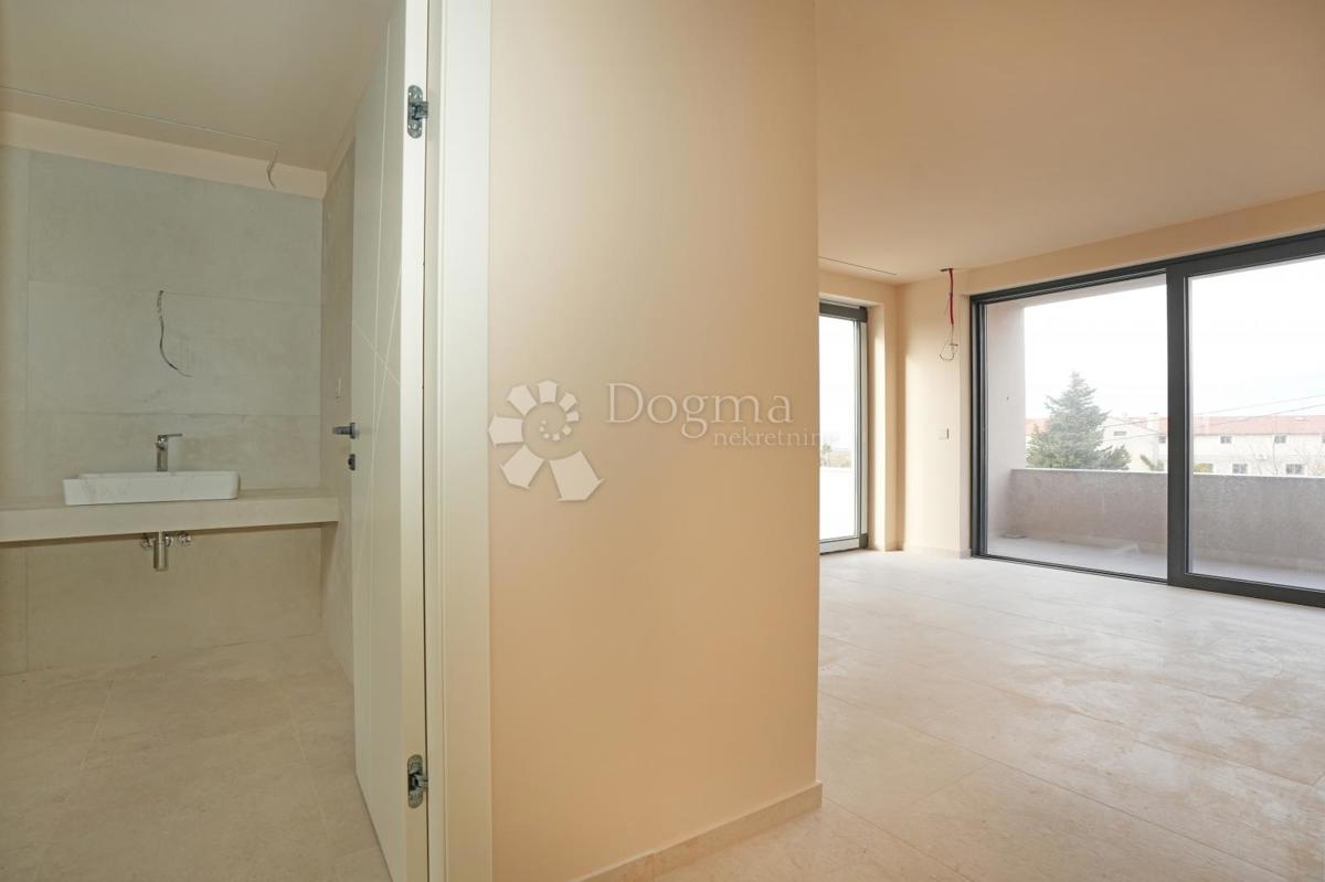 VILLA MODERNA CON PISCINA NELLA LOCALITÀ VICINO A POREČA