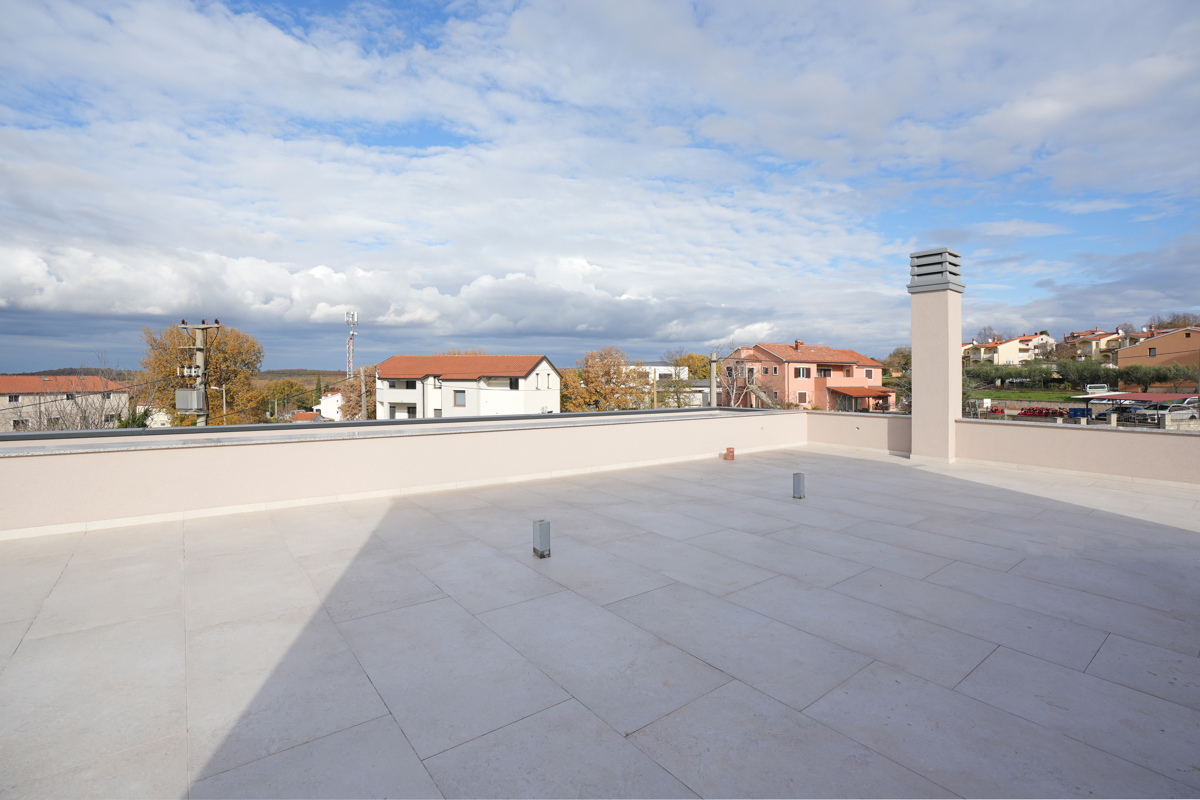 VILLA MODERNA CON PISCINA NELLA LOCALITÀ VICINO A POREČA