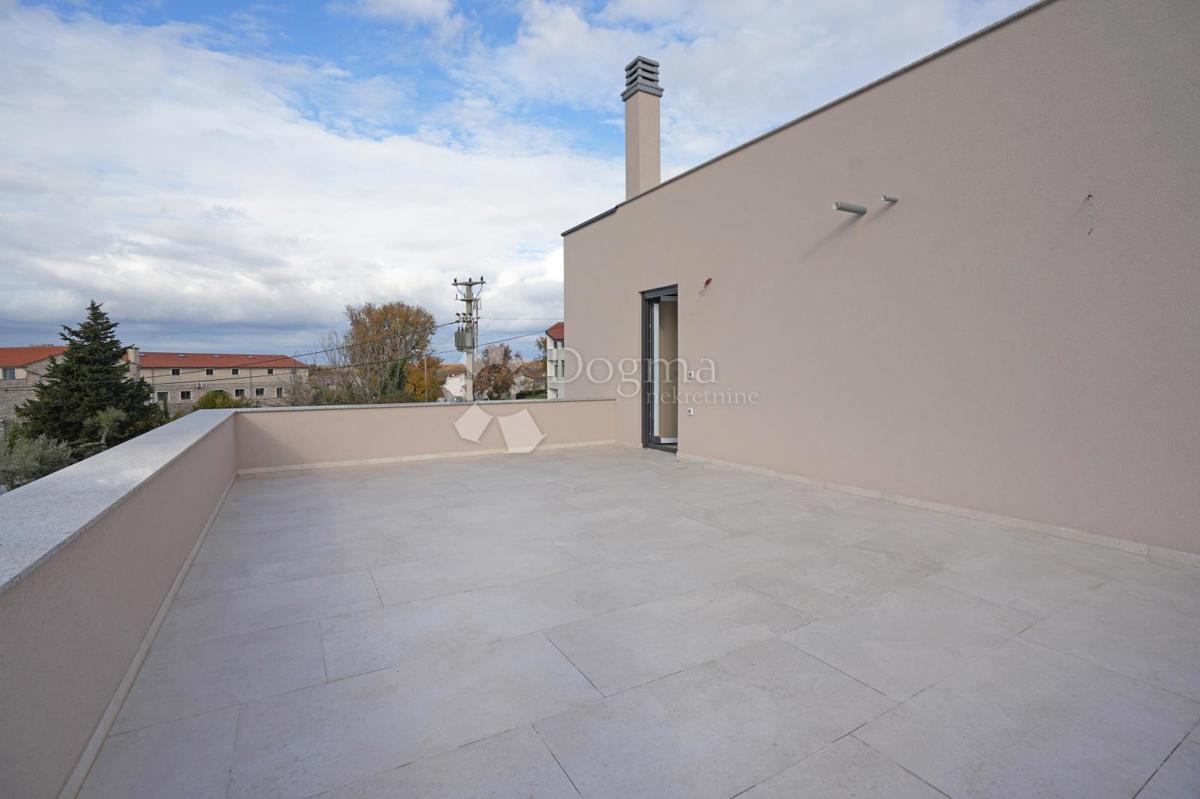 VILLA MODERNA CON PISCINA NELLA LOCALITÀ VICINO A POREČA