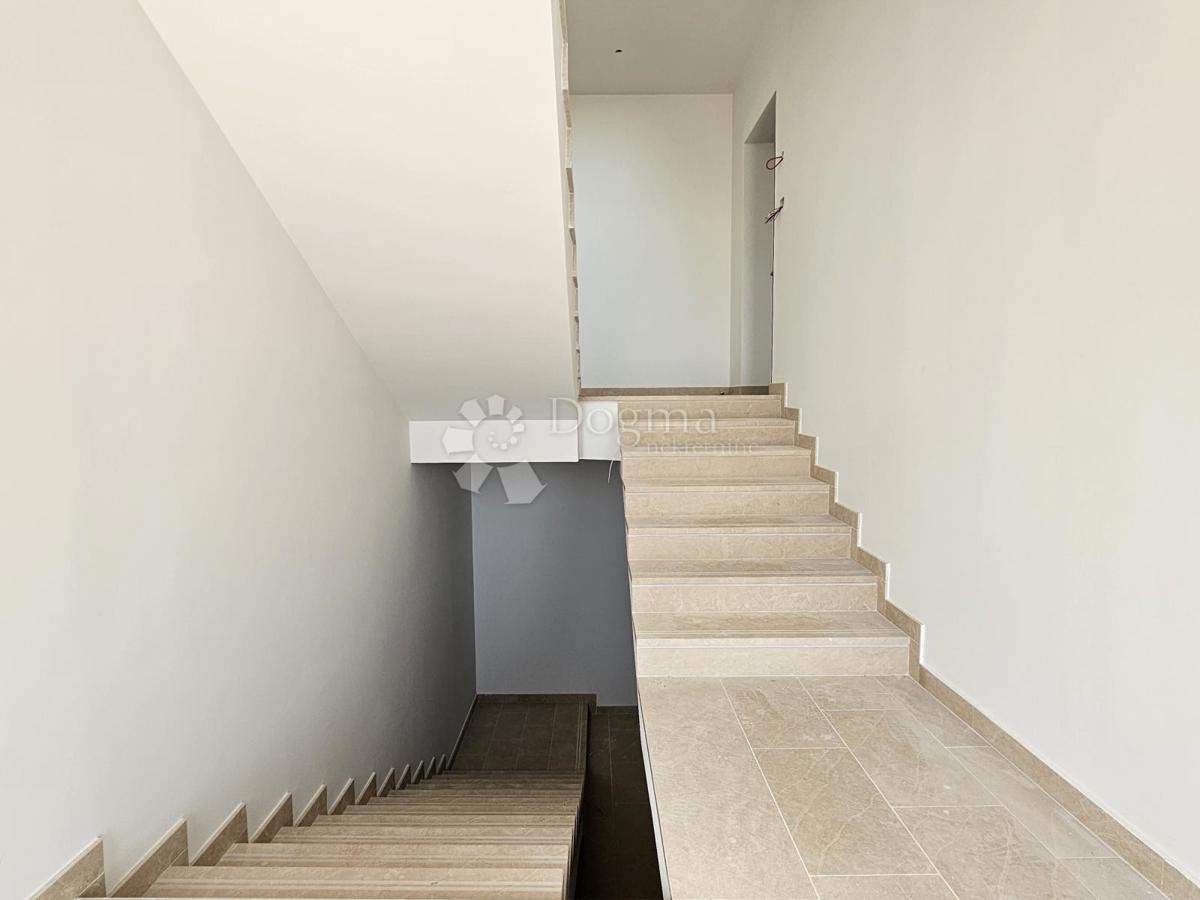 Nuova costruzione di alta qualità con giardino, a 10 minuti dal mare