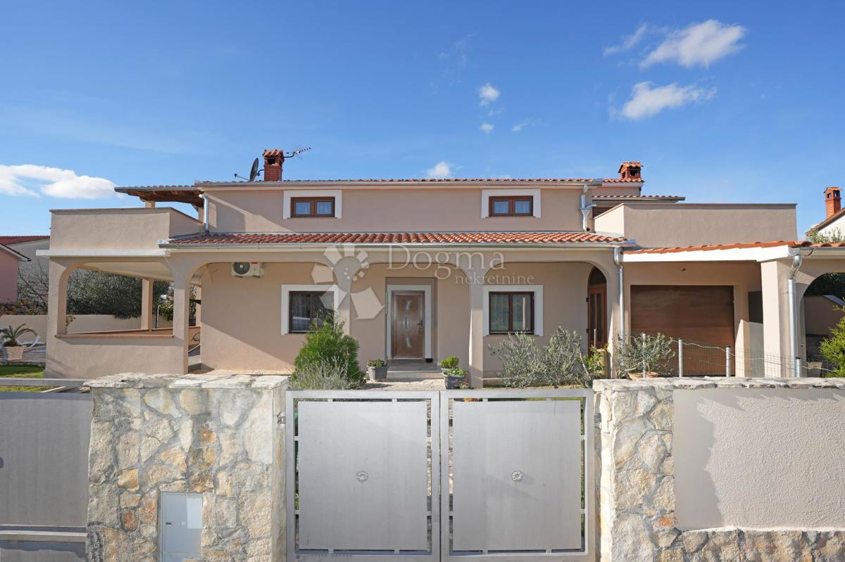 Casa Loborika, Marčana, 220m2