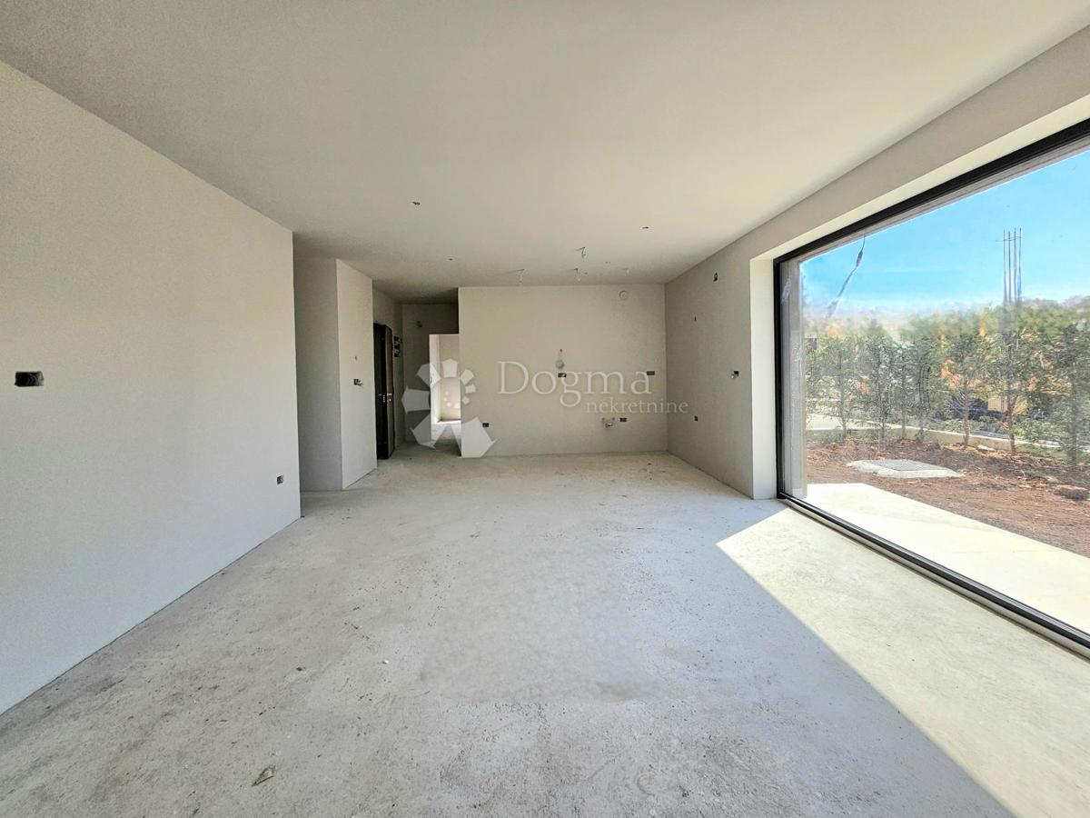 Appartamento al piano terra con giardino, a 10 minuti dal mare