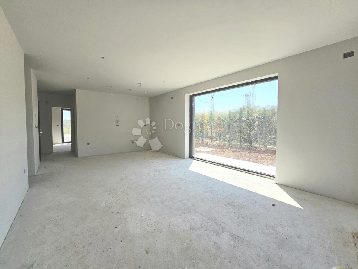 Appartamento al piano terra con giardino, a 10 minuti dal mare