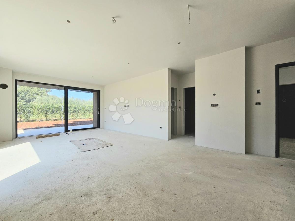 Appartamento al piano terra con giardino, a 10 minuti dal mare