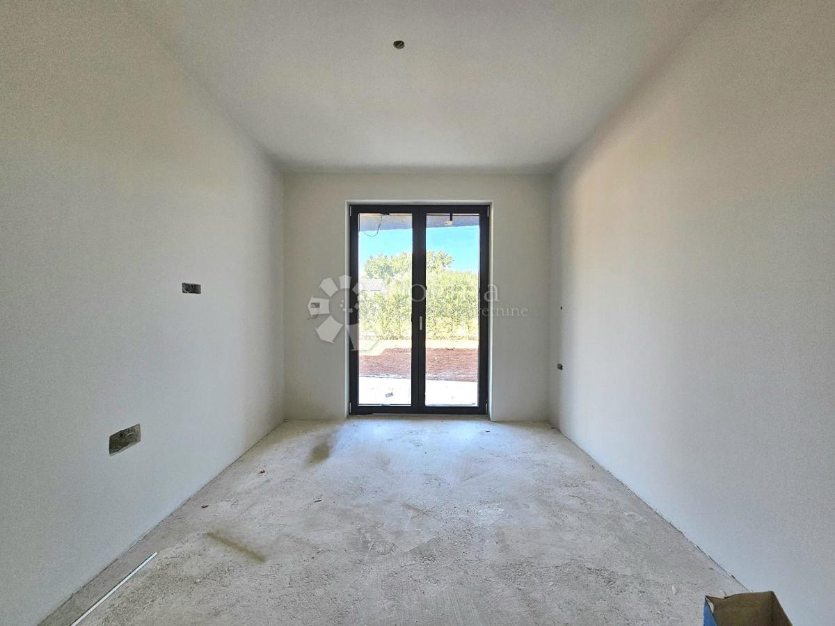 Appartamento al piano terra con giardino, a 10 minuti dal mare