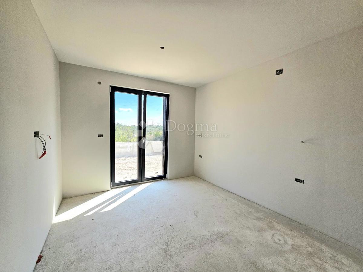 Appartamento al piano terra con giardino, a 10 minuti dal mare