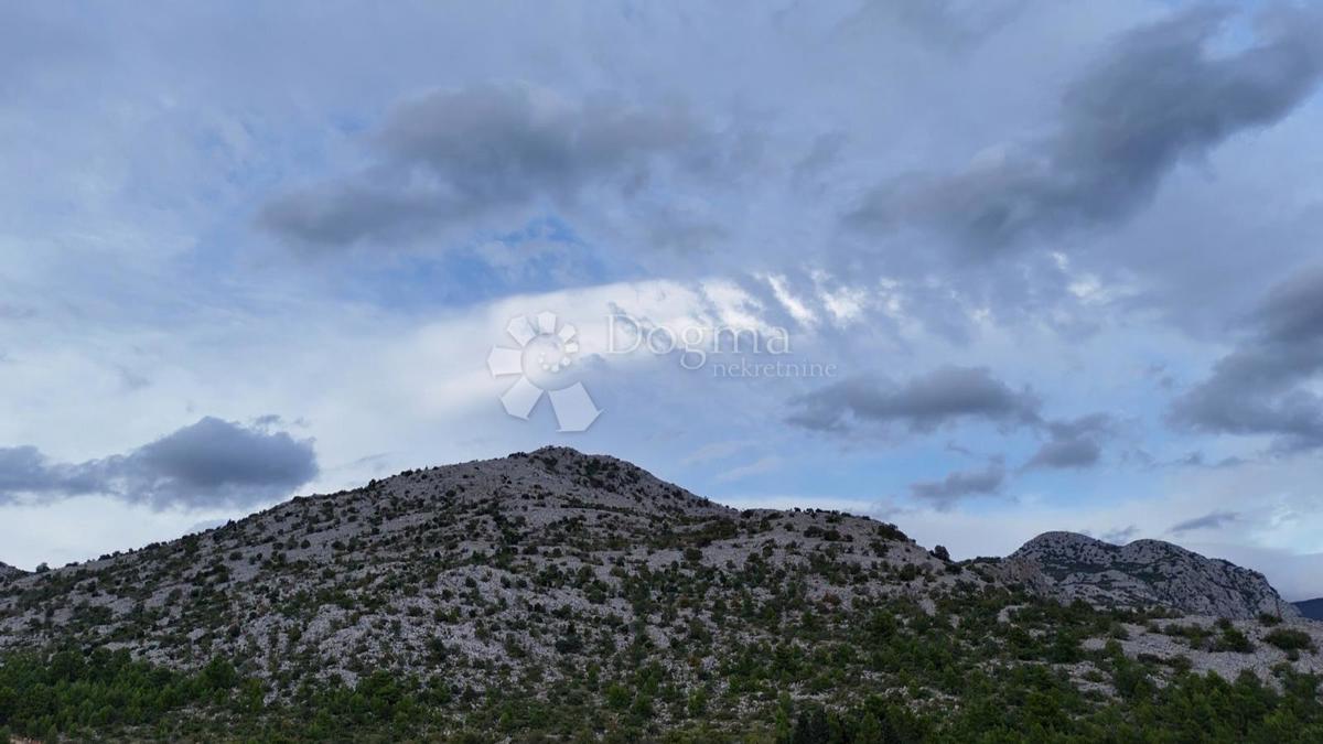 Zemljište u Parku prirode Velebit