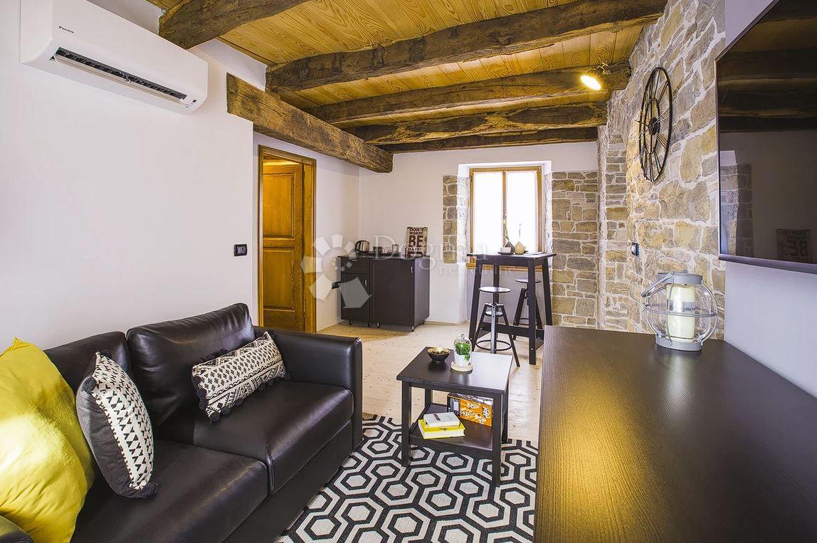 Casa Oprtalj, 167m2