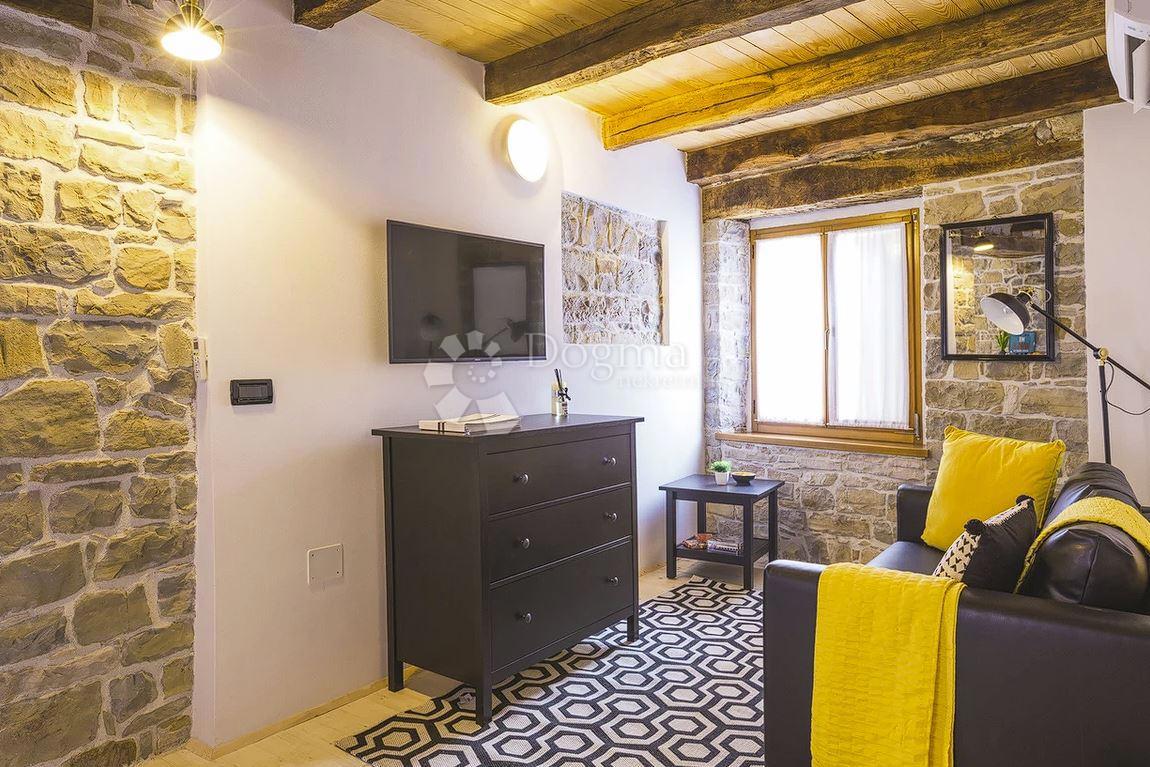 Casa Oprtalj, 167m2