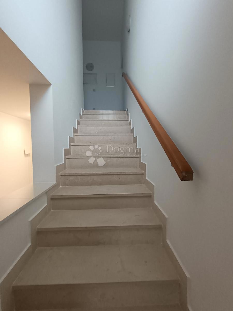 Casa Malinska, Malinska-Dubašnica, 350m2