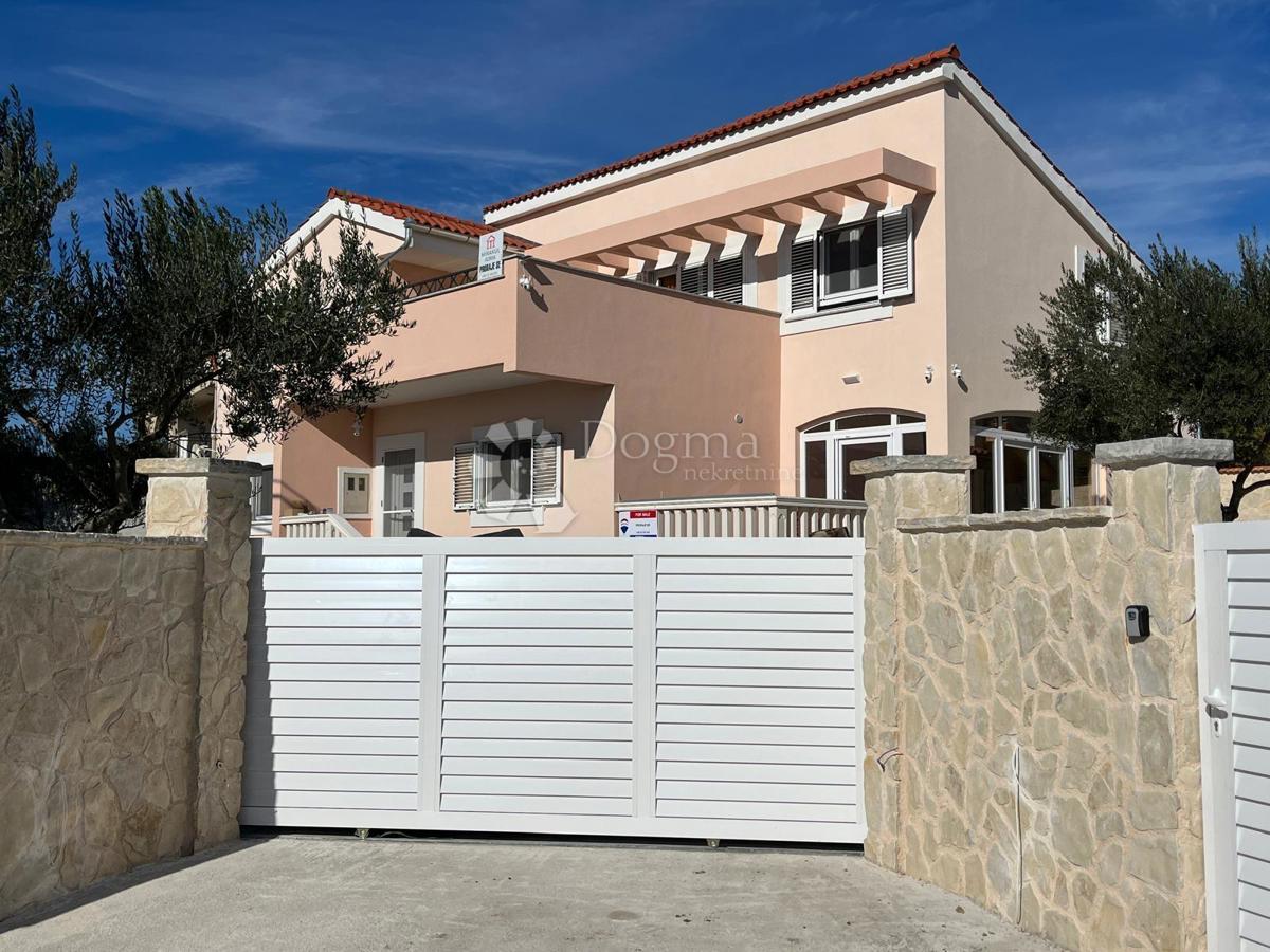 Casa Čista Mala, Vodice, 245m2