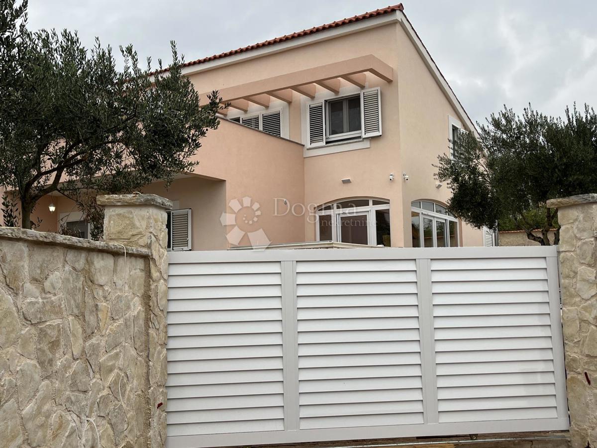 Casa Čista Mala, Vodice, 245m2