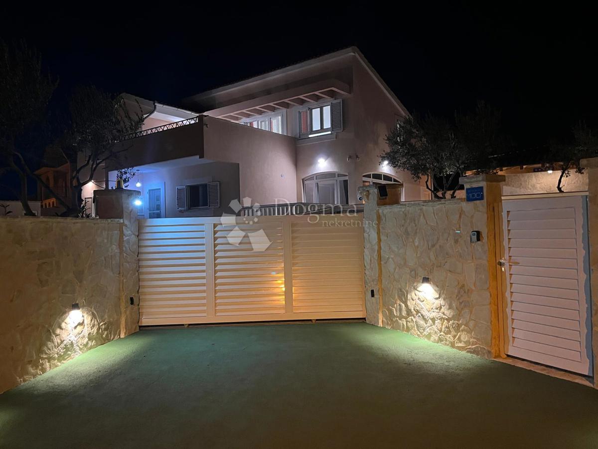 Casa Čista Mala, Vodice, 245m2