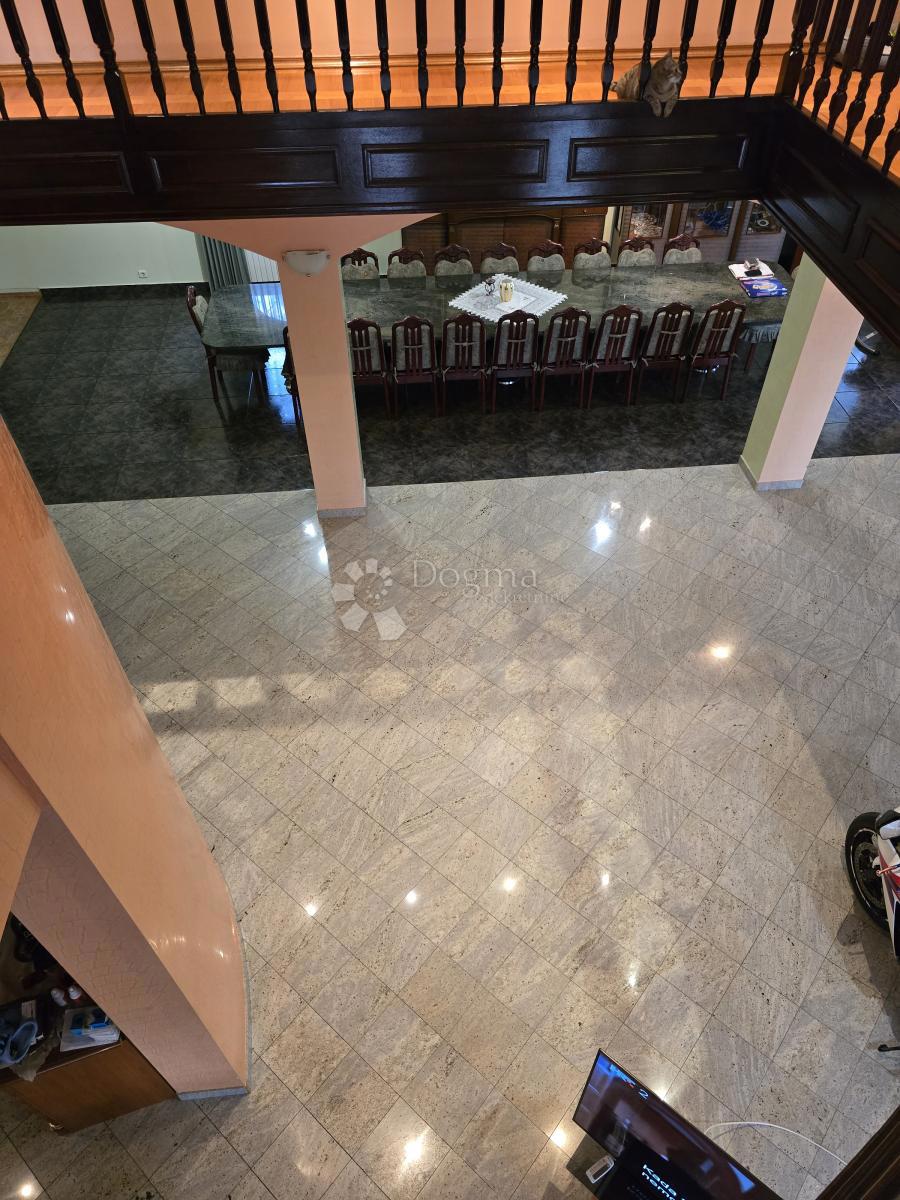 Casa Sveti Ivan Zelina, 400m2