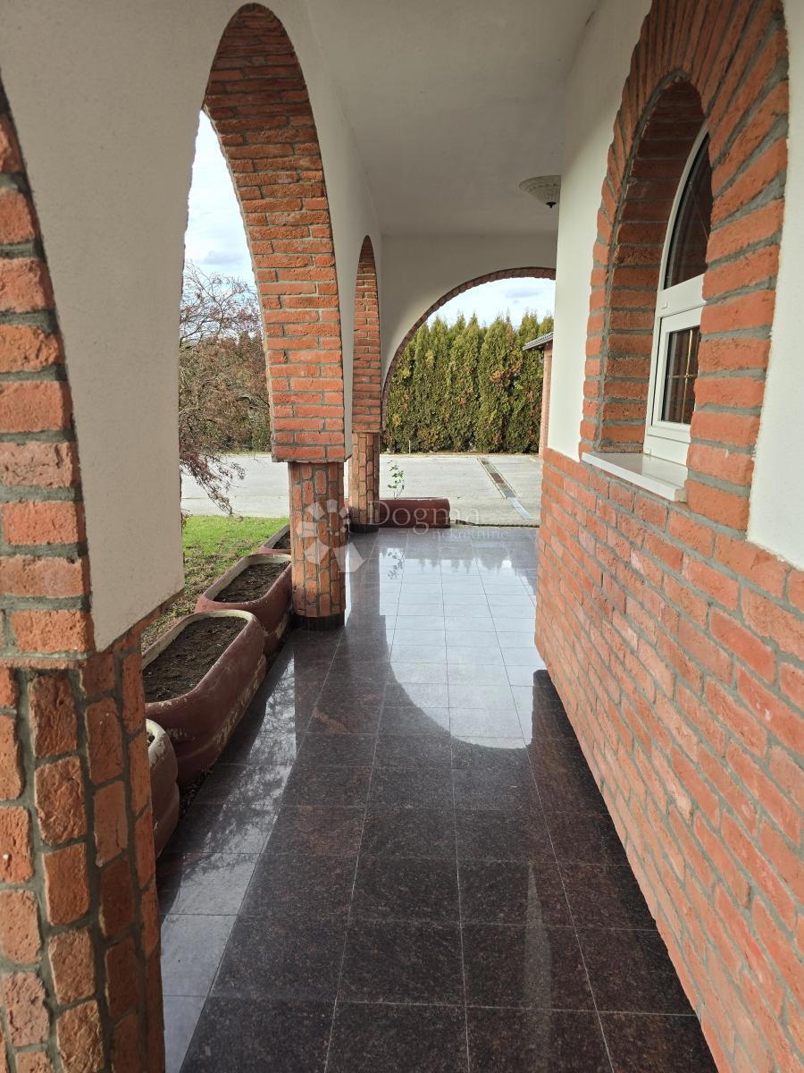 Casa Sveti Ivan Zelina, 400m2