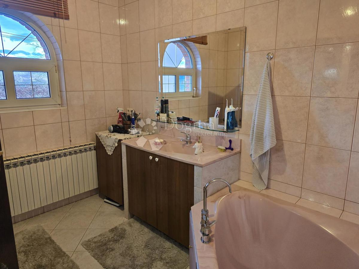 Casa Sveti Ivan Zelina, 400m2