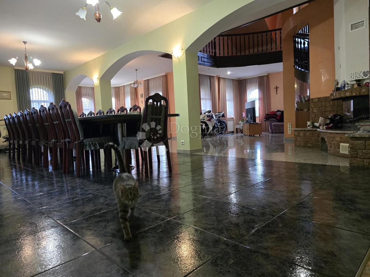Casa Sveti Ivan Zelina, 400m2
