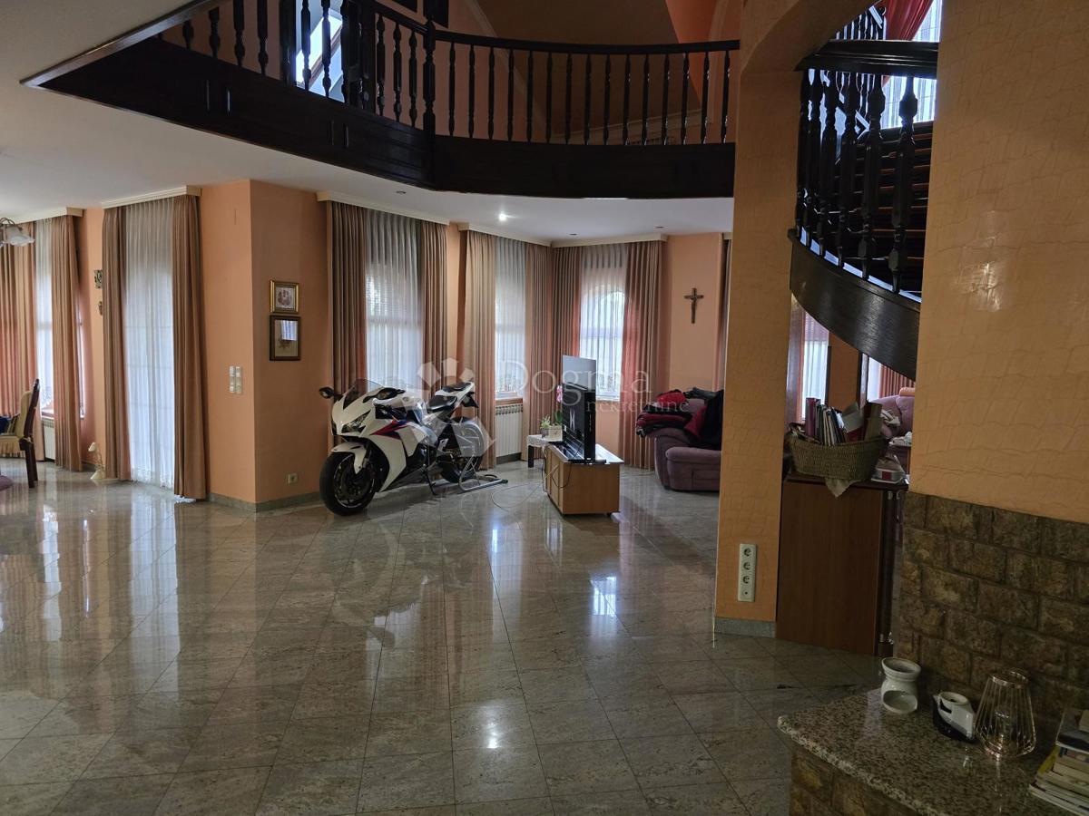 Casa Sveti Ivan Zelina, 400m2
