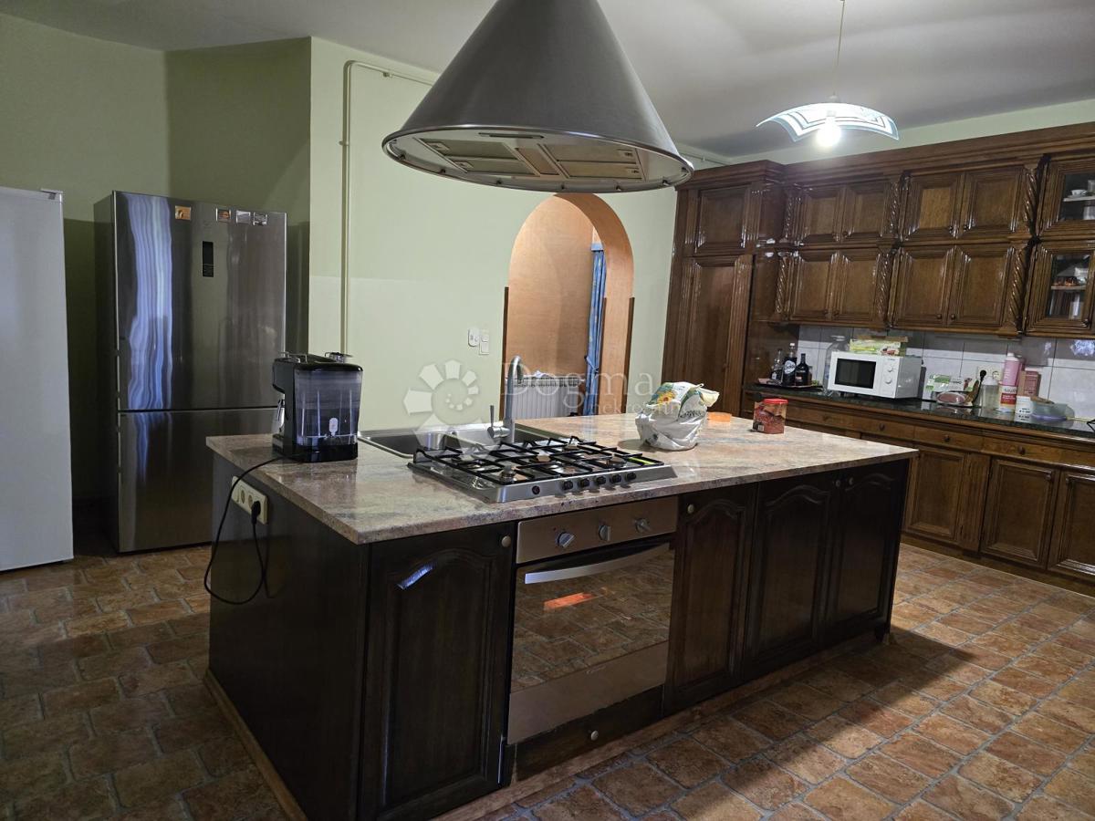 Casa Sveti Ivan Zelina, 400m2