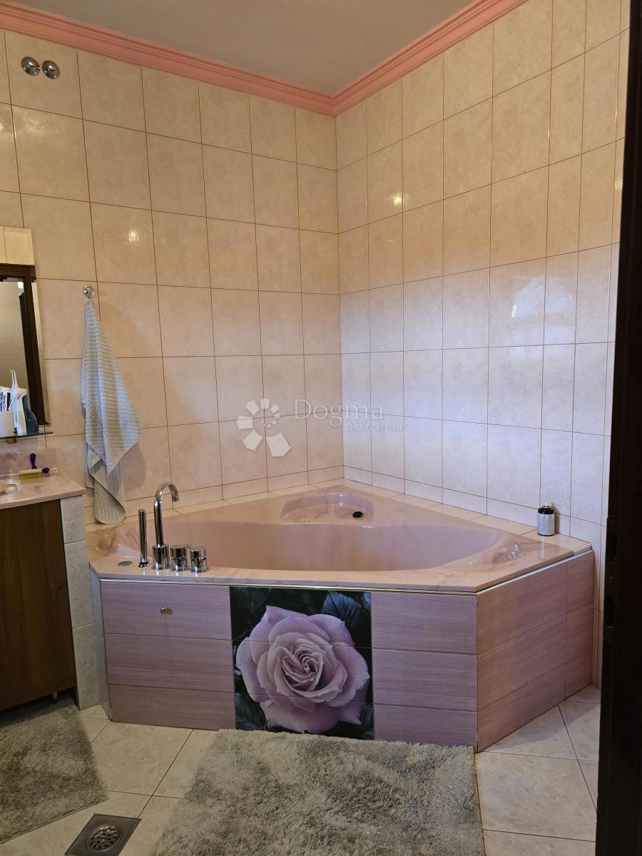 Casa Sveti Ivan Zelina, 400m2
