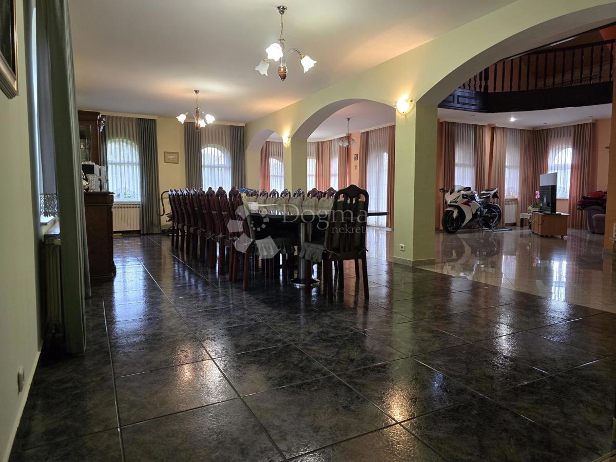 Casa Sveti Ivan Zelina, 400m2