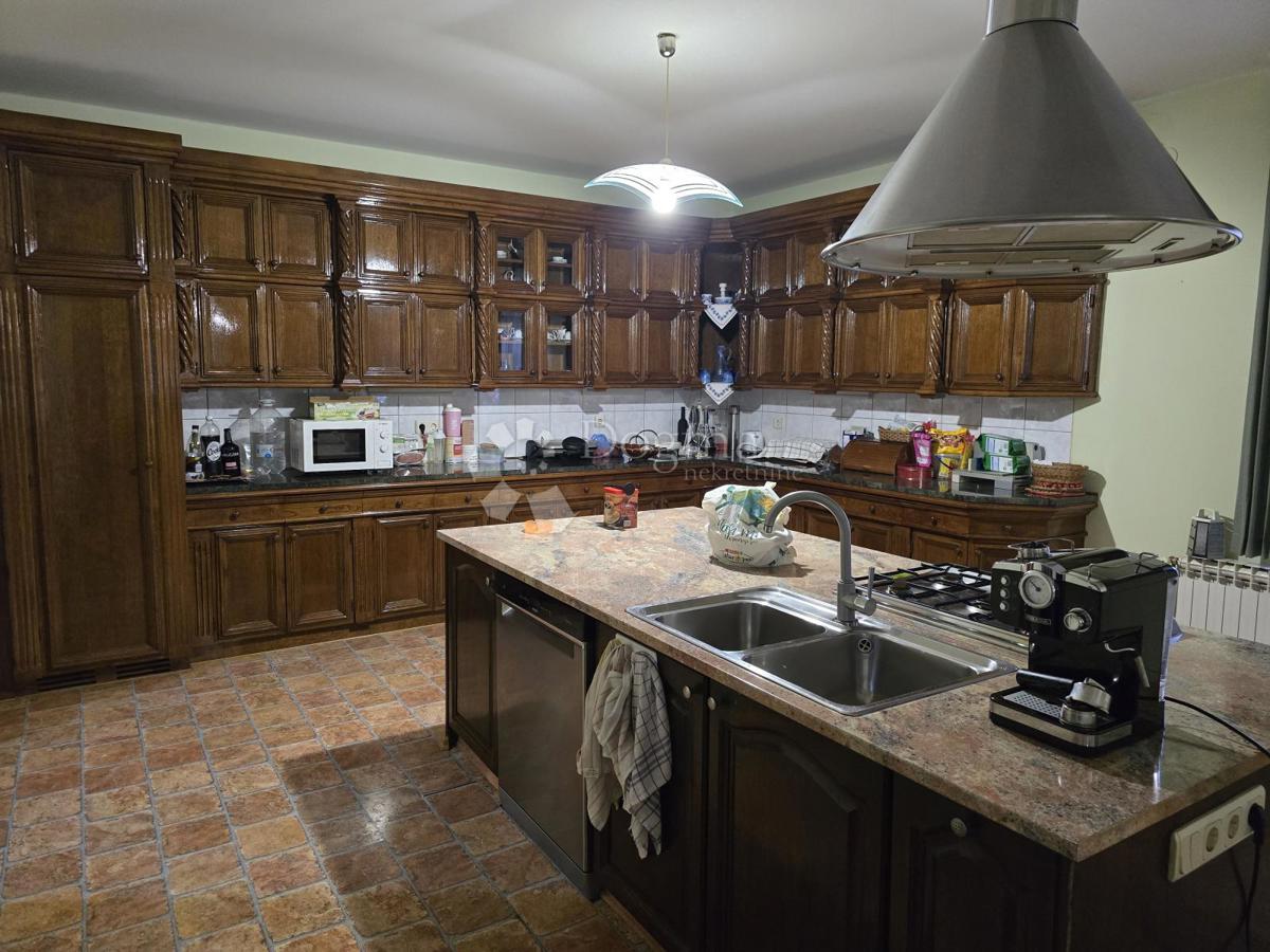 Casa Sveti Ivan Zelina, 400m2