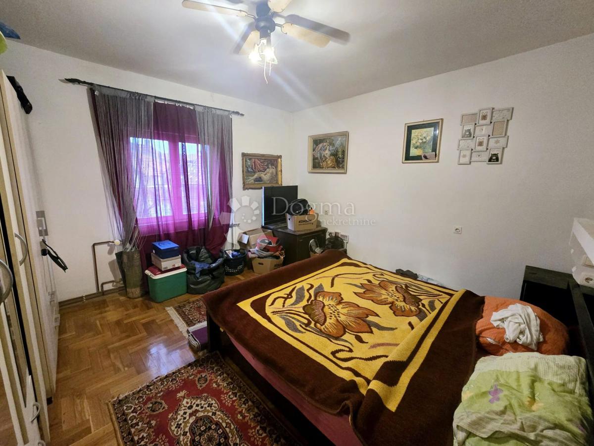 Casa Kozari put, Peščenica - Žitnjak, 300m2