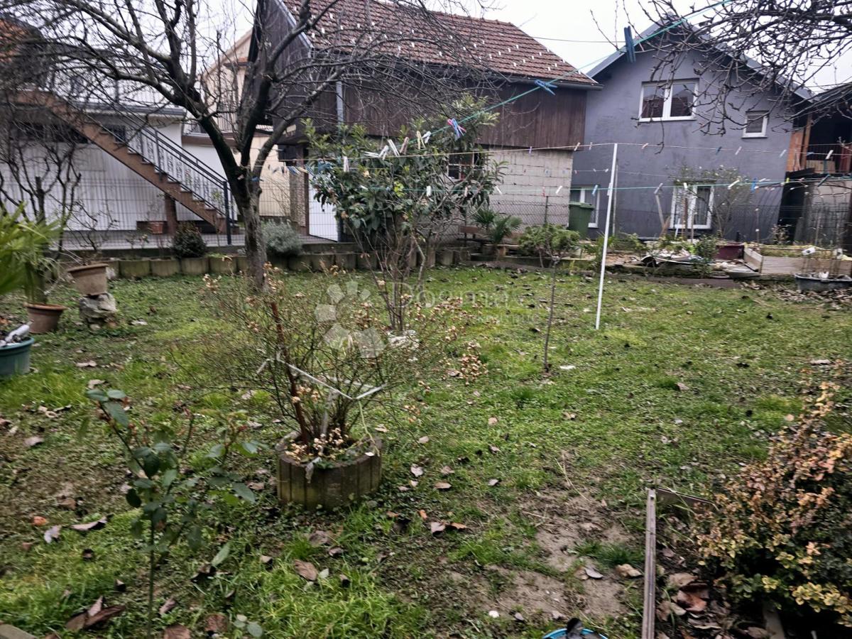 Casa Kozari put, Peščenica - Žitnjak, 300m2