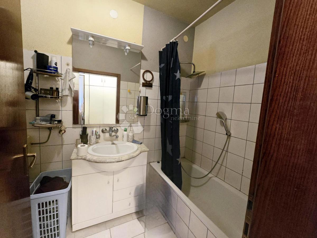 Casa Kozari put, Peščenica - Žitnjak, 300m2