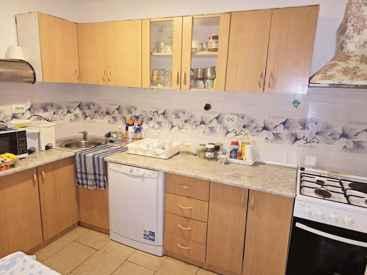Casa Kozari put, Peščenica - Žitnjak, 300m2
