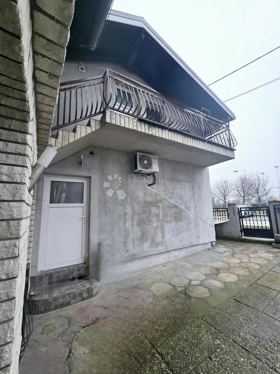 Casa Kozari put, Peščenica - Žitnjak, 300m2