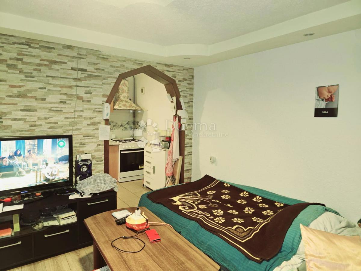 Casa Kozari put, Peščenica - Žitnjak, 300m2