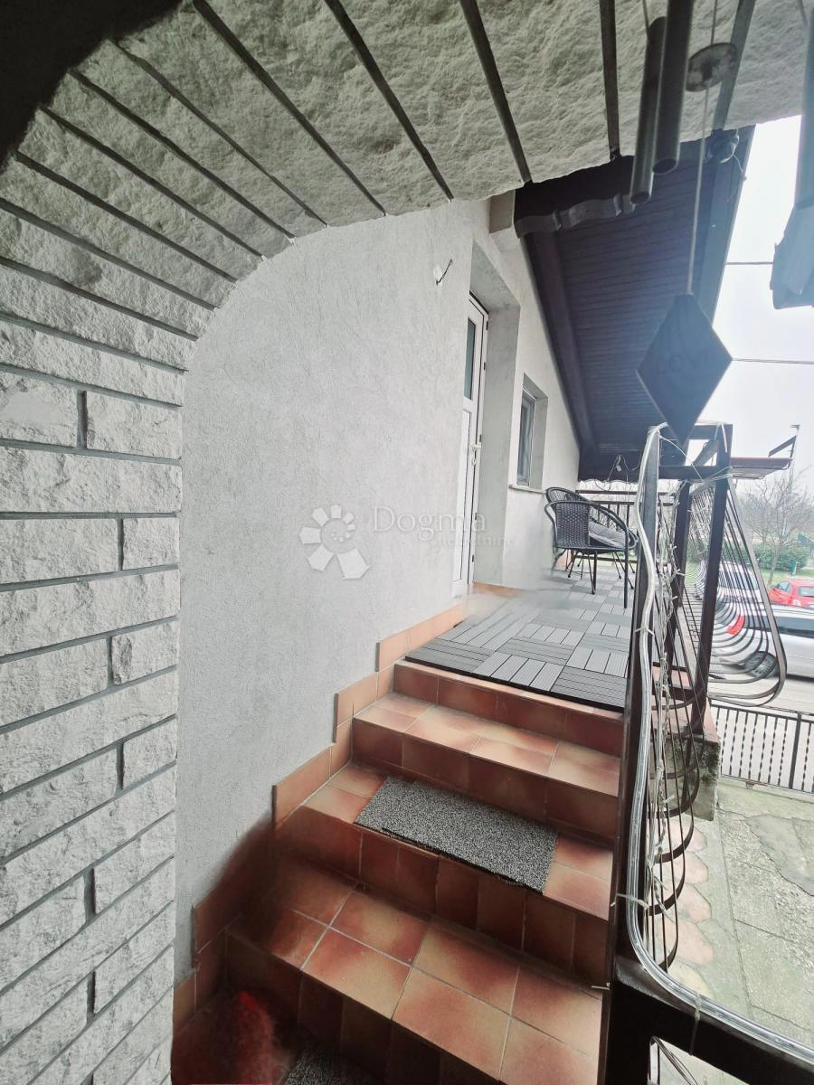 Casa Kozari put, Peščenica - Žitnjak, 300m2