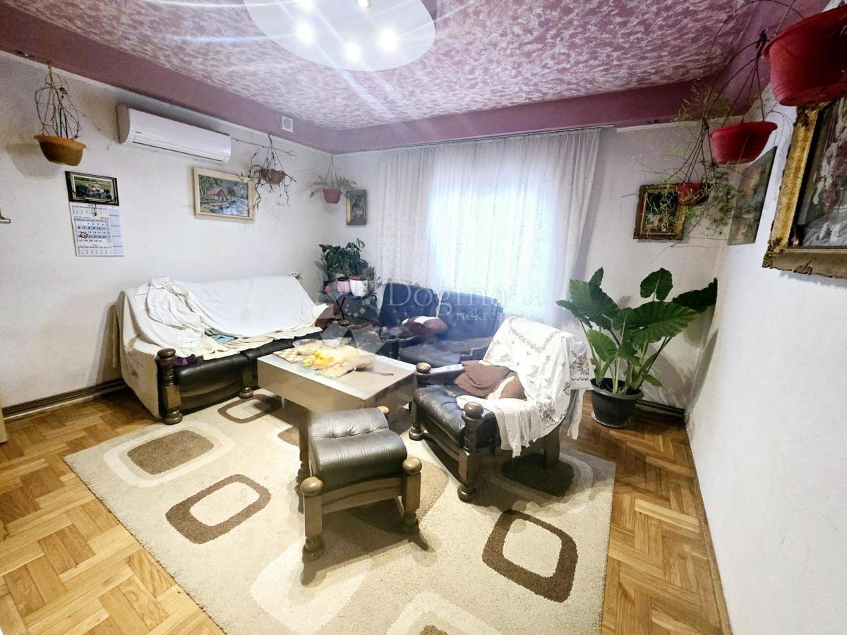 Casa Kozari put, Peščenica - Žitnjak, 300m2
